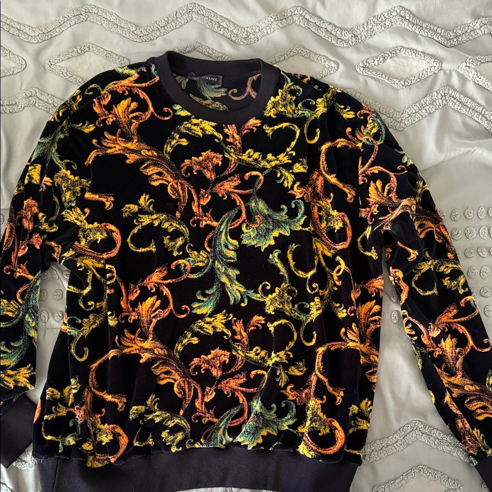 Versace Men's Black and Gold Baroque Sweater